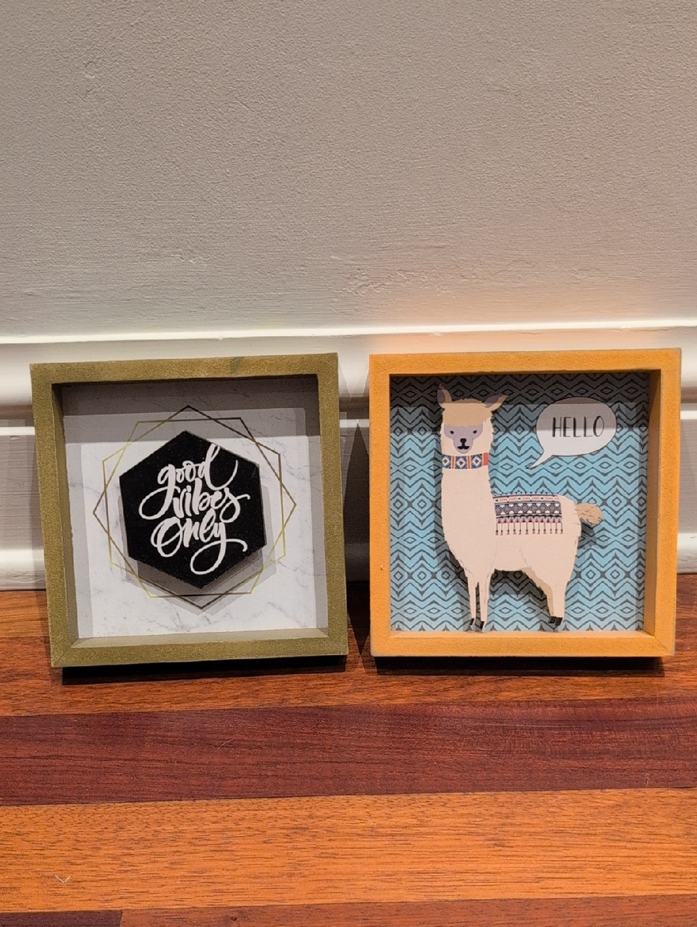 Set of 2 Decorative Frames Wall Decor - Gold & Orange